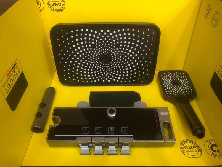 دوش حمام پیانویی نمایشگردار دیجیتال برند هوادیائو رنگ دلفینی