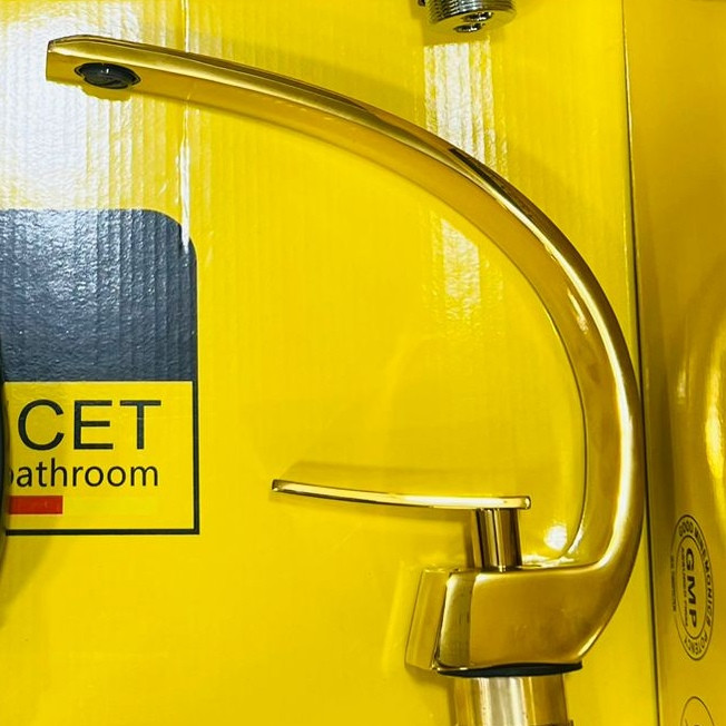 تصویر از رنگ طلایی