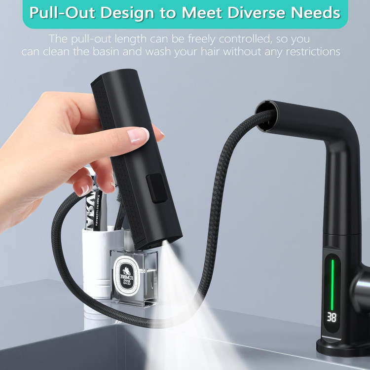 نمایی از پاشش اب