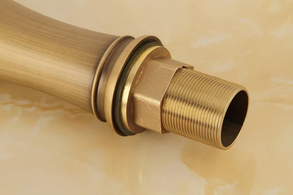 شیر روشویی پایه بلند بامبو لوکس با طراحی مدرن و با کیفیت مقاوم برند هوادیائو